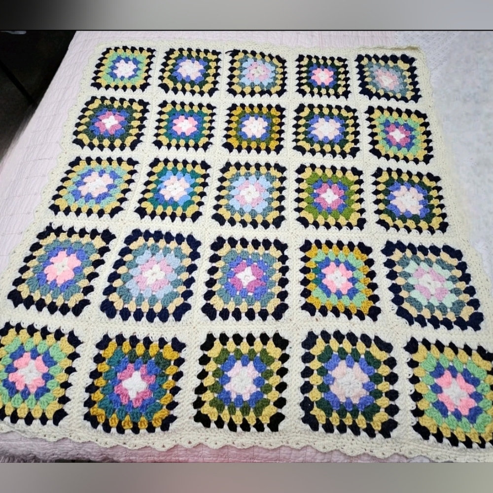 Granny Square Homemade Crochet Throw 38x38 White Vibrant Colors - Picture 4 of 4